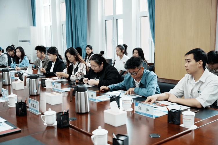 中国音乐学院研究生院副院长王静波一行到我院交流调研
